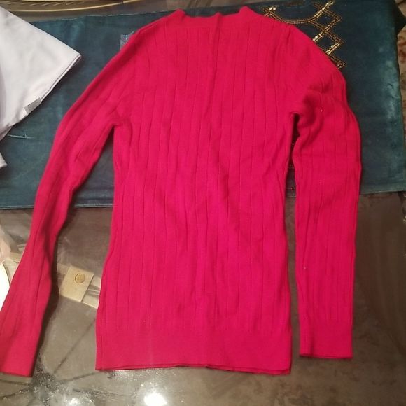 McVanedy Women's Long Sleeve V-Neck Button Front Red Knit Sweater New W/Tags Sm. - Picture 14 of 14